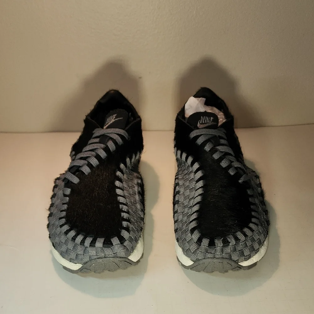 Nike Black and Gray Woven Sneakers